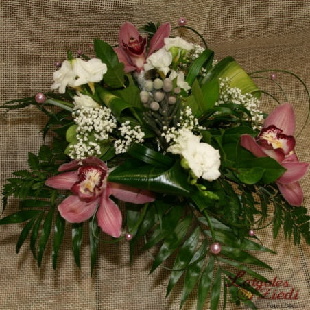 Mazcenas ziedu pušķis 091